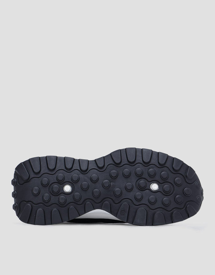 Yongki Komaladi Sepatu Sneakers Casual Wanita