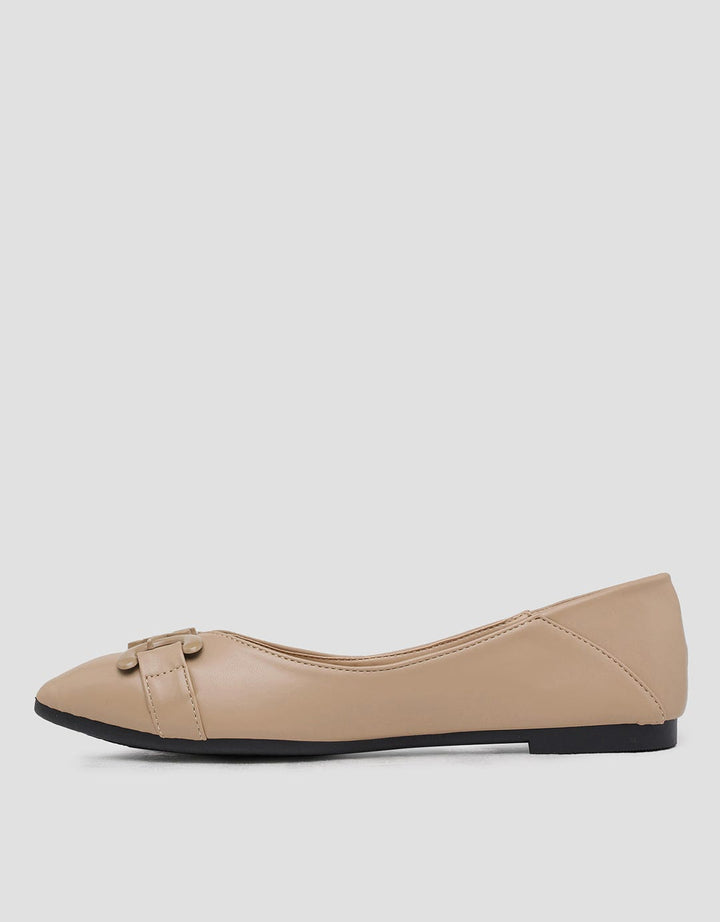 Yongki Komaladi Pointed Buckle Sepatu Wanita