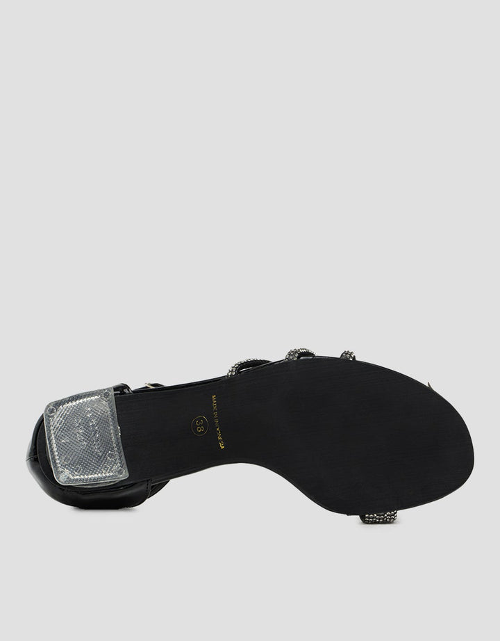 Yongki Komaladi Pearl Strap Sandal Wanita