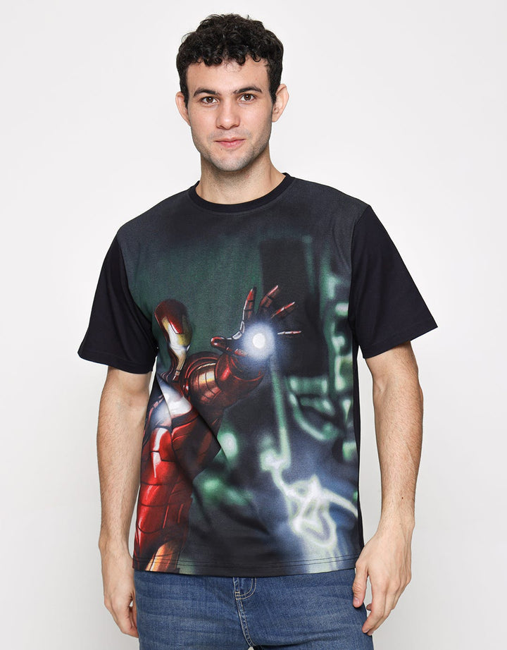 Marvel Short Sleeve T-Shirt Iron Man In Action In City Light Discharge