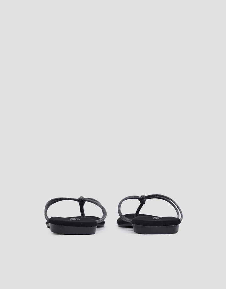 St. Yves Braid Y-Strap Slipper Sandal Wanita