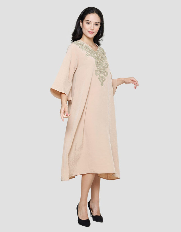 St. Yves Patch Neck Kafthan Big Sleeve Wanita