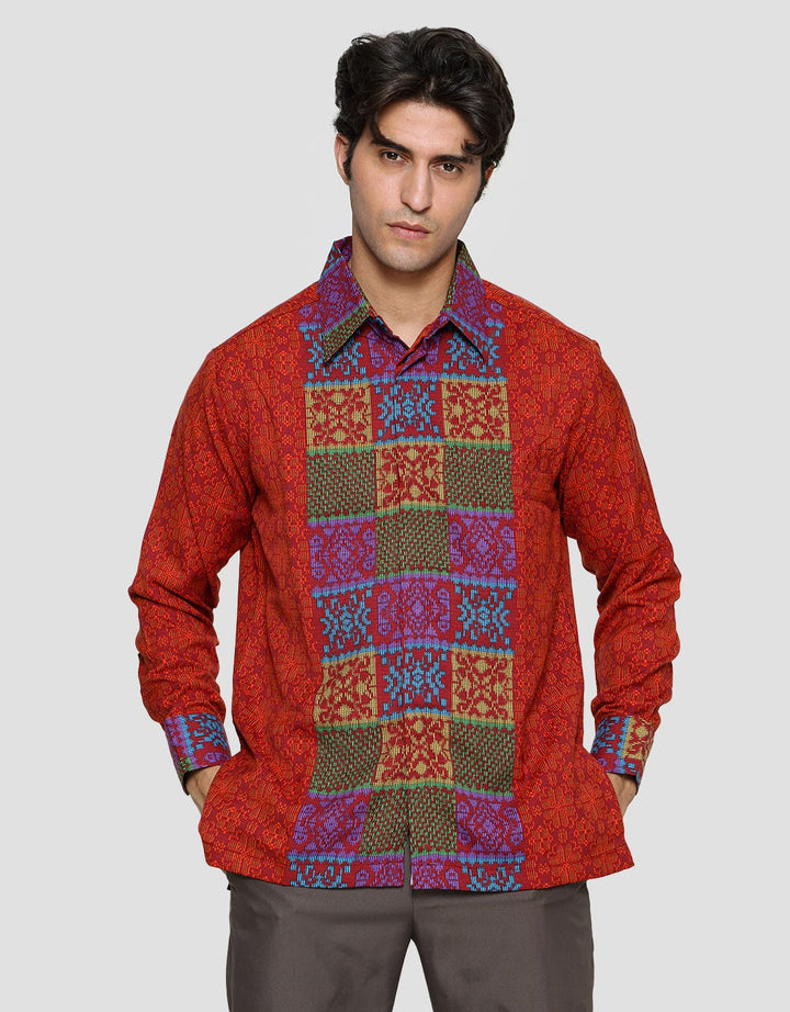 Adikusuma Kemeja Regular Fit Batik Geometris Pelangi Pria
