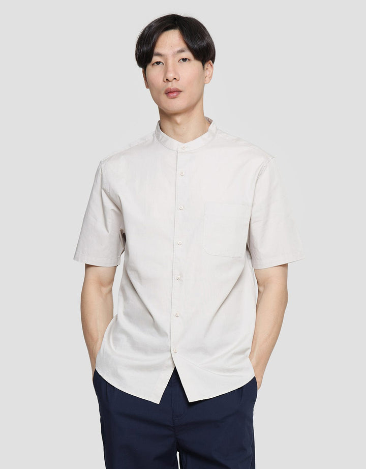 Suko Mandarin Collar Kemeja Lengan Pendek Pria