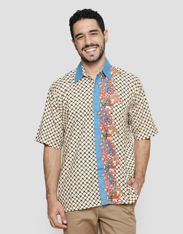 Adikusuma Men's Kawung Background Batik Body Fit Hem