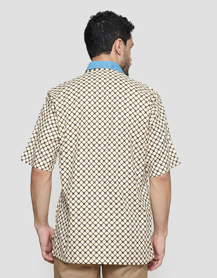 Adikusuma Men's Kawung Background Batik Body Fit Hem