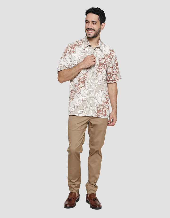 Arjuna Weda Hem Regular Fit Lereng Kawung Kemeja Batik Pria