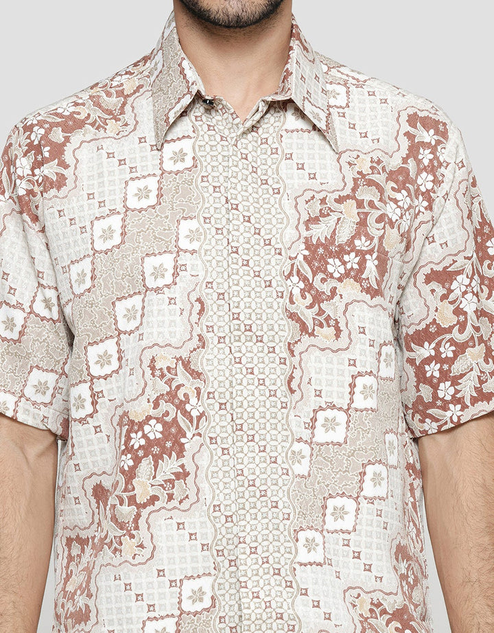 Arjuna Weda Hem Regular Fit Lereng Kawung Kemeja Batik Pria