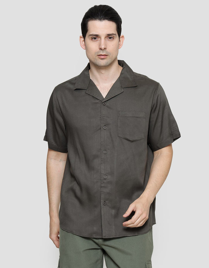 Nevada Cuban Solid Men's Short Sleeve Shirt