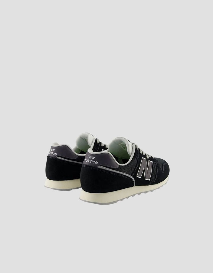 New Balance Sepatu Sneakers Pria