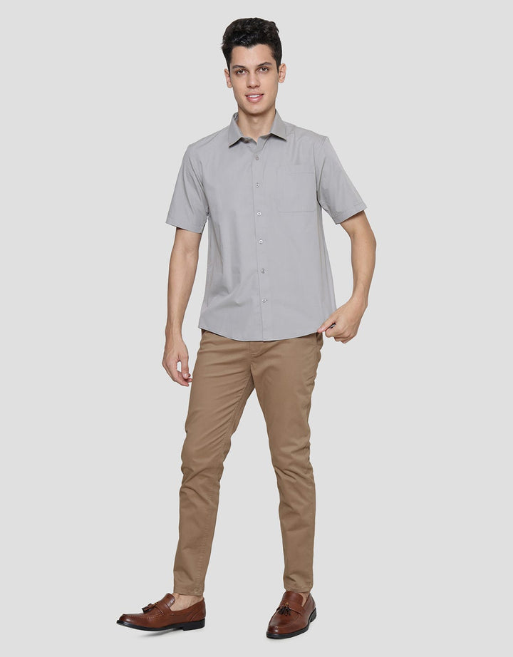 Cole Regular Solid Poplin Cvc Kemeja Lengan Pendek Pria