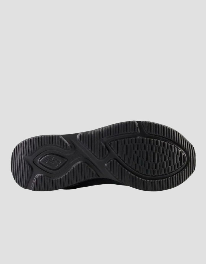 New Balance Sepatu Lari Pria