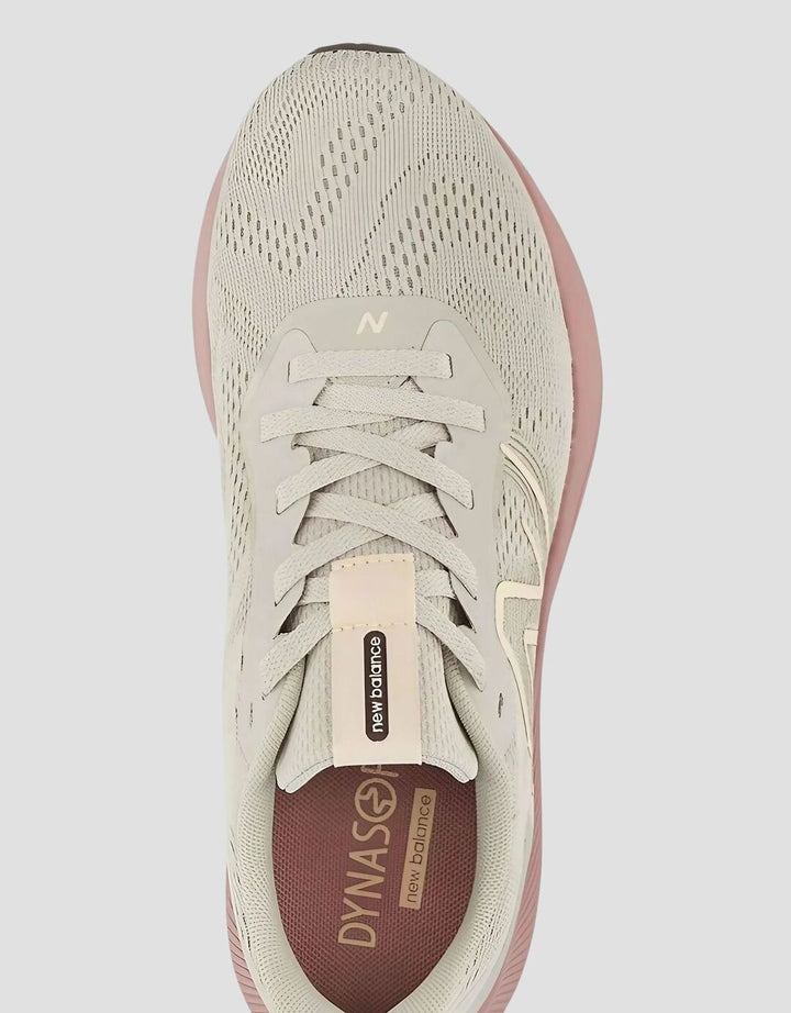 New Balance Sepatu Lari Wanita