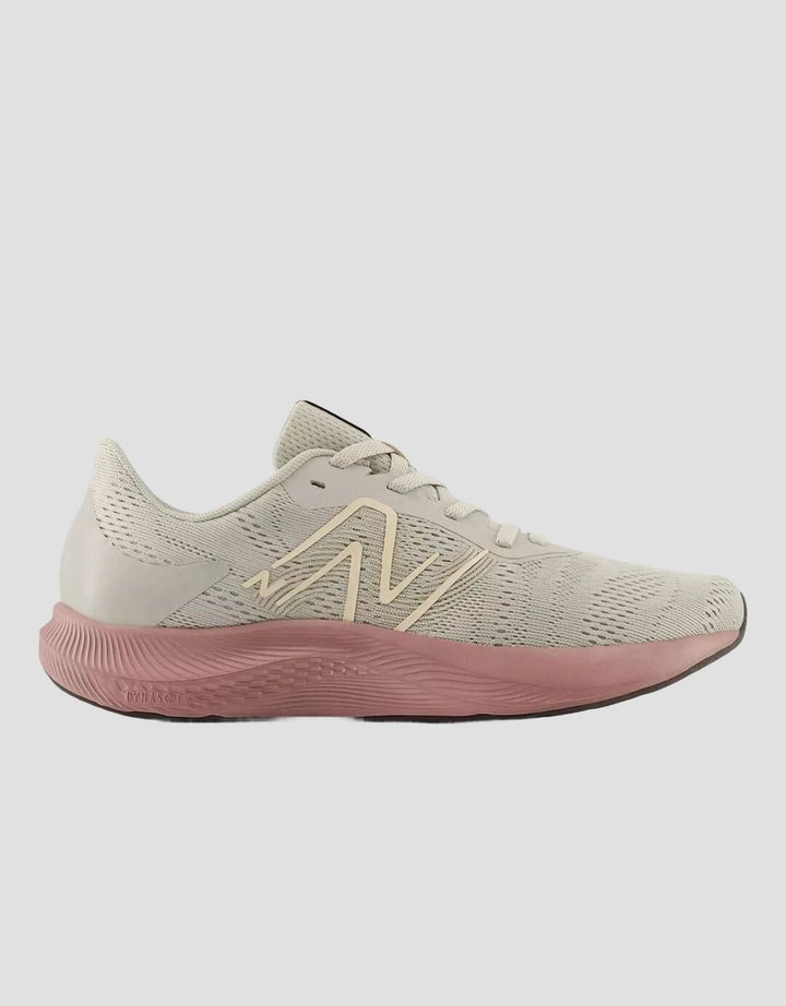 New Balance Sepatu Lari Wanita