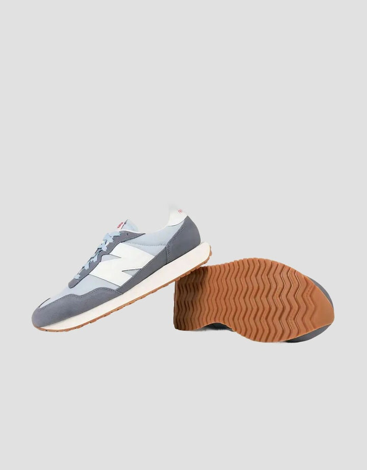 New Balance Sepatu Lari Pria