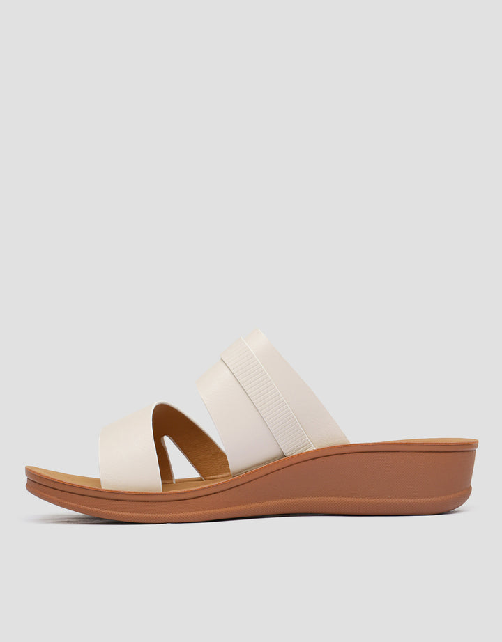 St. Yves Buckle Accent Strap Slipper Sandal Wanita
