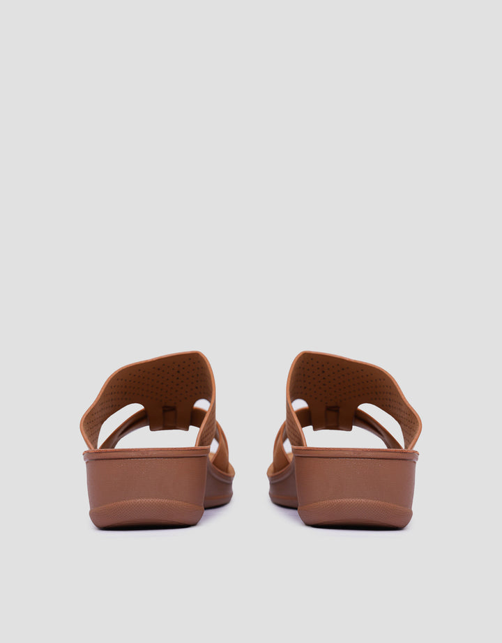 St. Yves Laser Cut Slipper Sandal Wanita