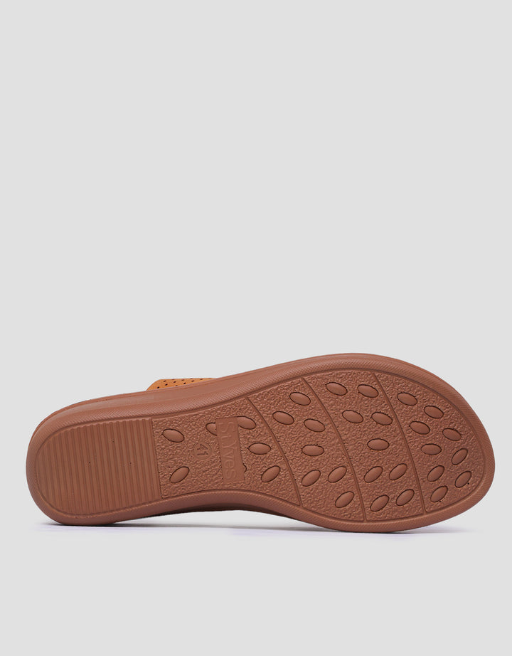 St. Yves Laser Cut Slipper Sandal Wanita