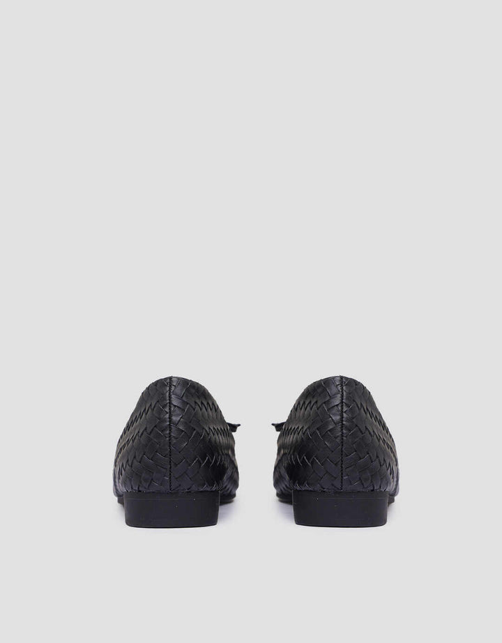 CONNEXION TALI PITA SEPATU FLAT WANITA