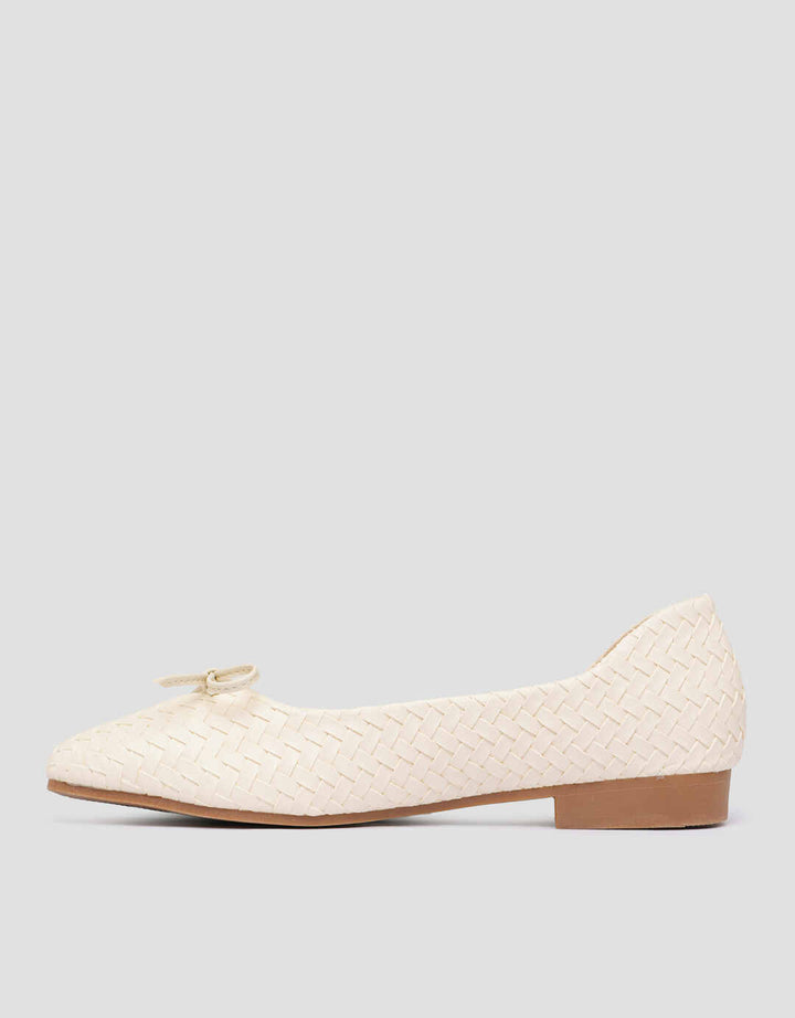 CONNEXION TALI PITA SEPATU FLAT WANITA