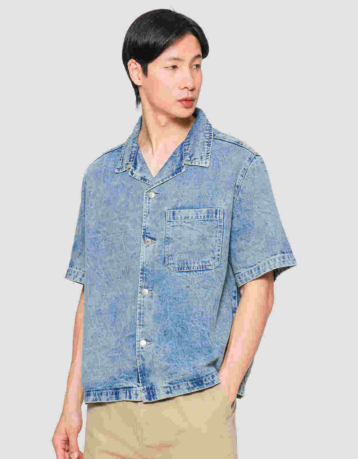 Nevada Woven Top Light Denim Boxy Kemeja Pria
