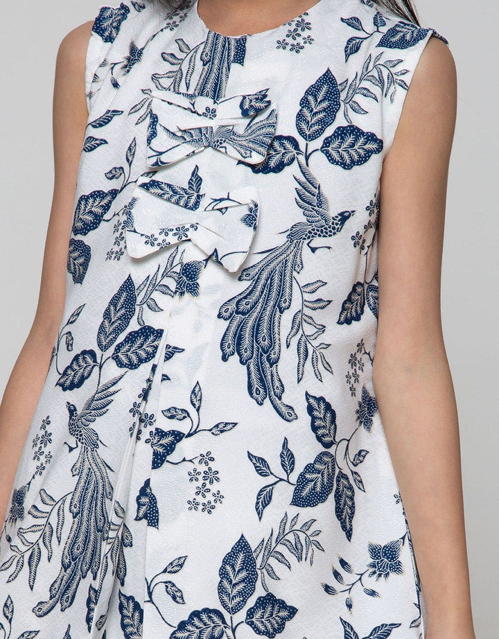 Arjuna Weda Girl Bat