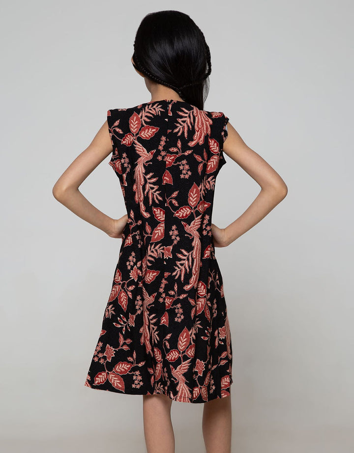 Arjuna Weda Girl Bat