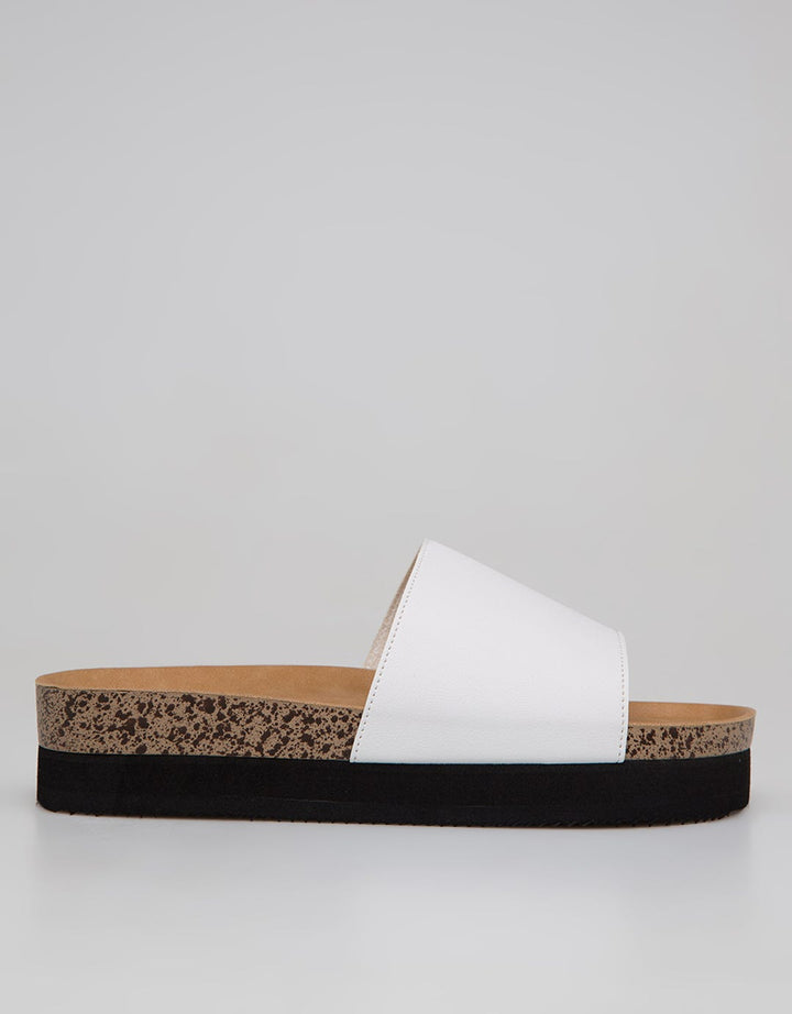 Nevada Slipper Sandals Wide Strap