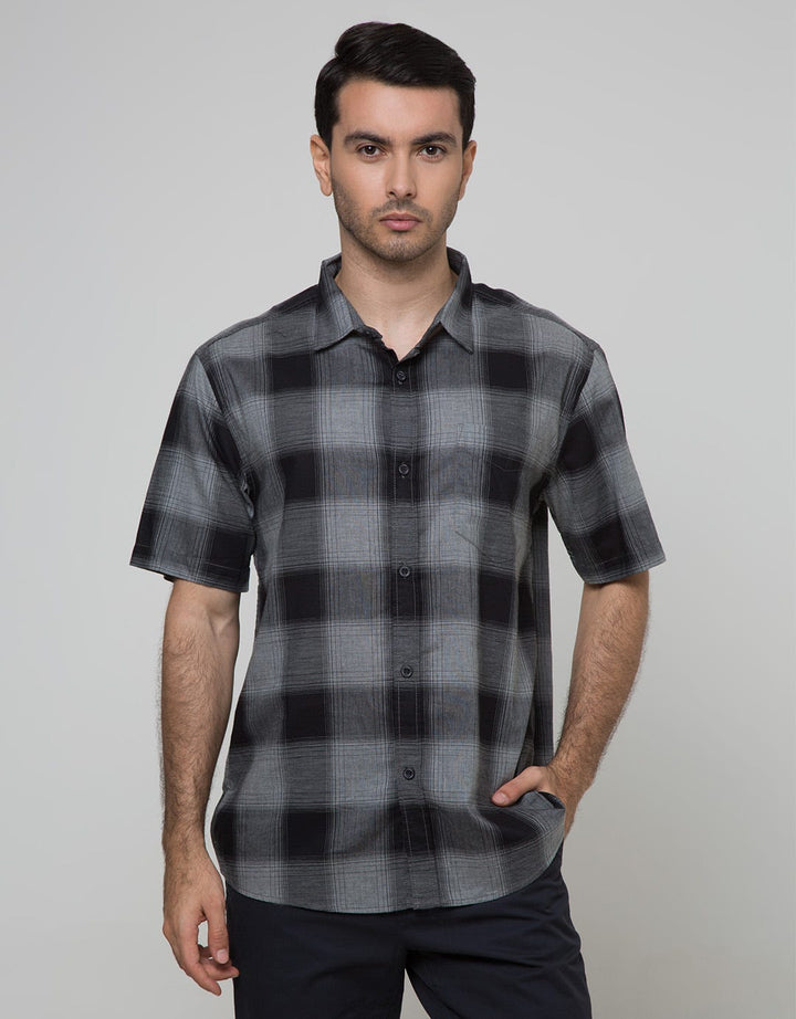 Gab's Check Printed Reguler Kemeja Lengan Pendek Pria
