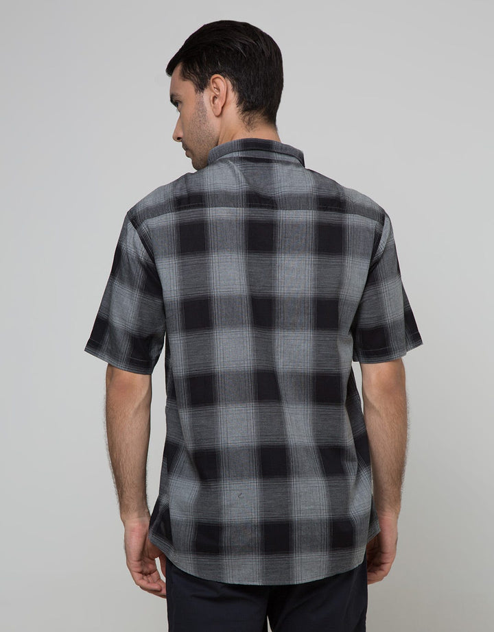Gab's Check Printed Reguler Kemeja Lengan Pendek Pria
