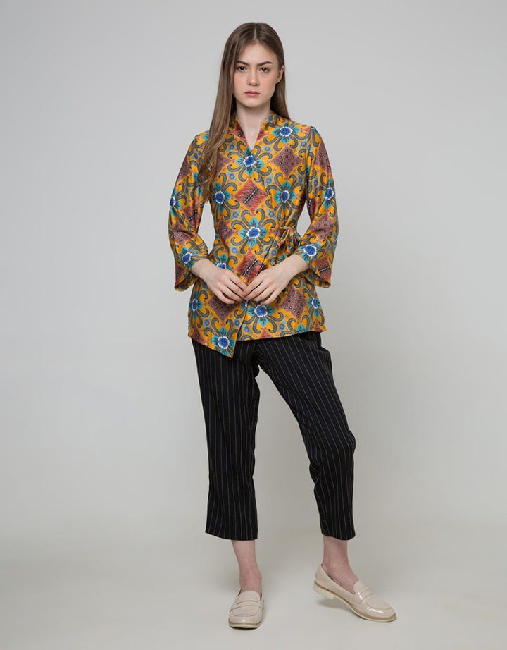 Arjuna Weda Blouse Batik Kembang Almond