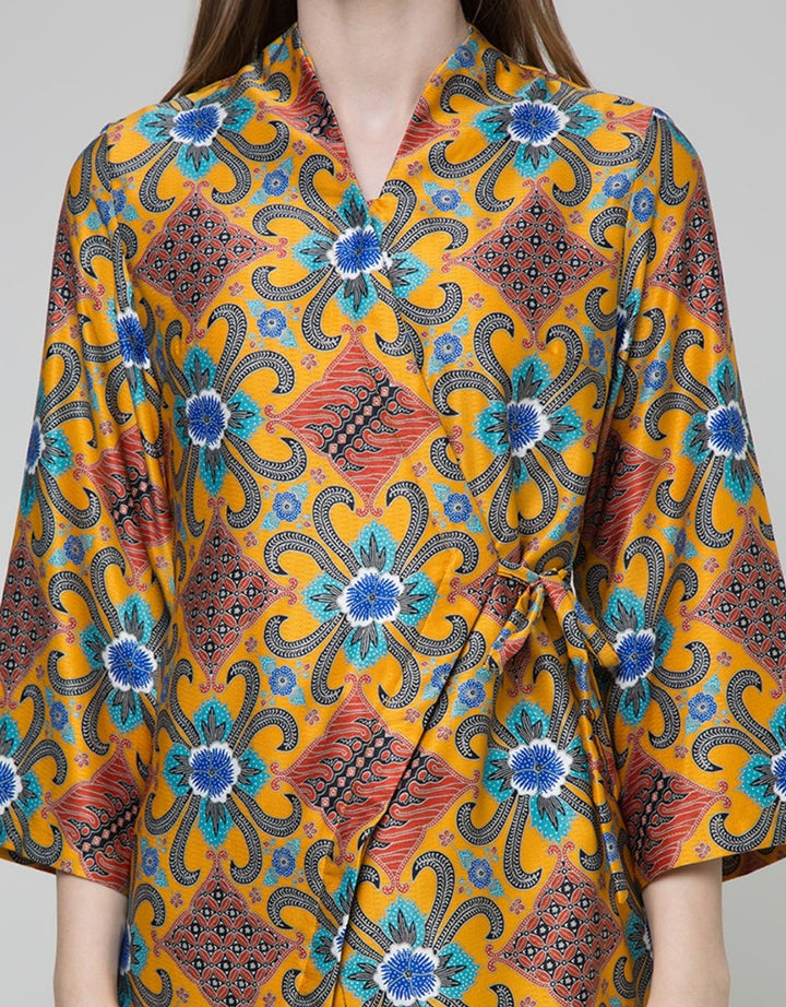 Arjuna Weda Blouse Batik Kembang Almond