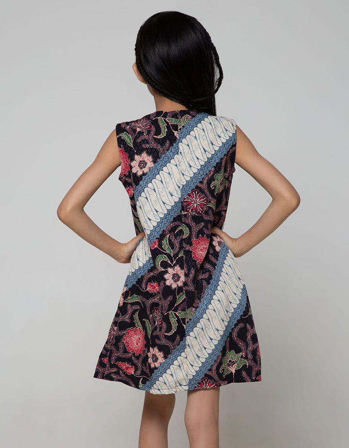 Arjuna Weda Girl Batik Slope Parang