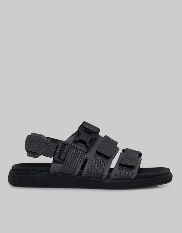 Yongki Komaladi Outdoor Sandal Pria