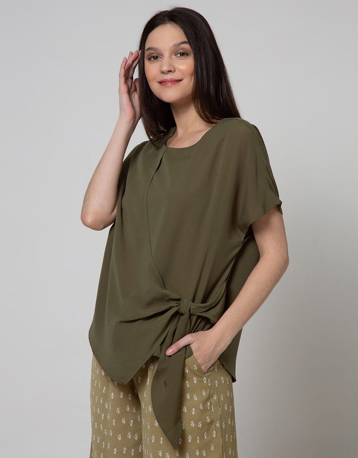 St. Yves Short Sleeve Blouse Knot