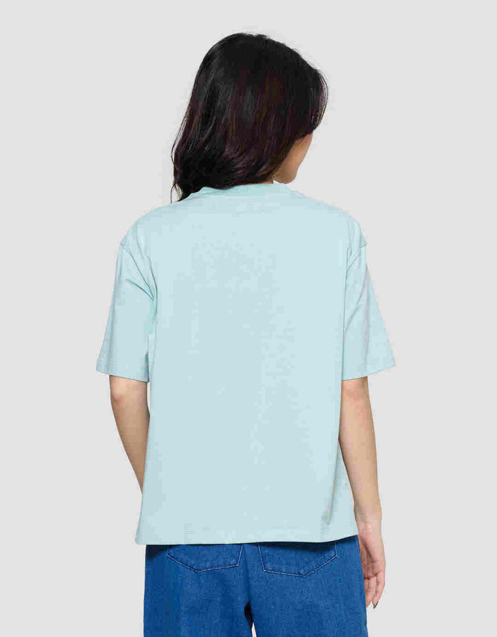 Suko Oversized Graphic Print Kerah Bulat Kaos Lengan Pendek Wanita