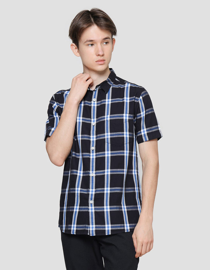 Gab's Reguler Check Motif Kemeja Lengan Pendek Pria