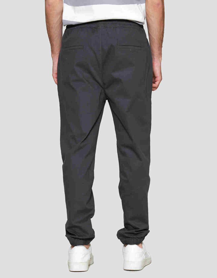 Nevada Basic Color Celana Jogger Pria