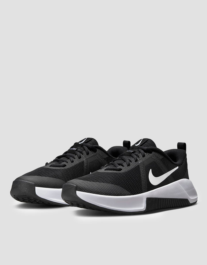 Nike MC Trainer 3 Sepatu Wanita