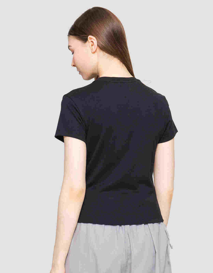 Suko Crop Round Women's Casual T-Shirt