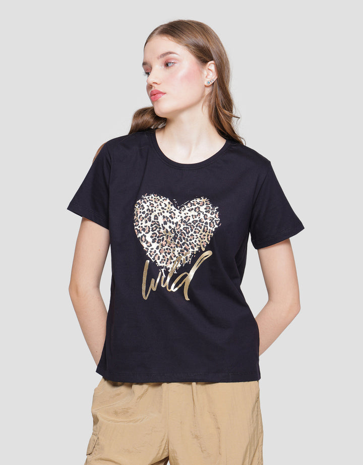 Connexion Leopard Wild Kaos Lengan Pendek Wanita