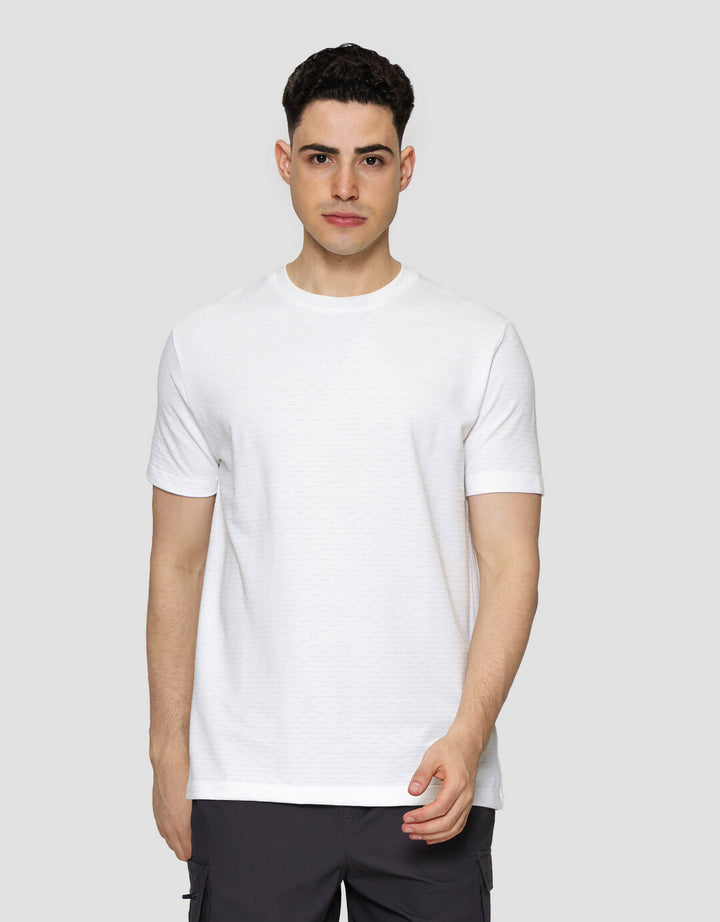 Cole Repeat Text Solid Kaos Casual Pria