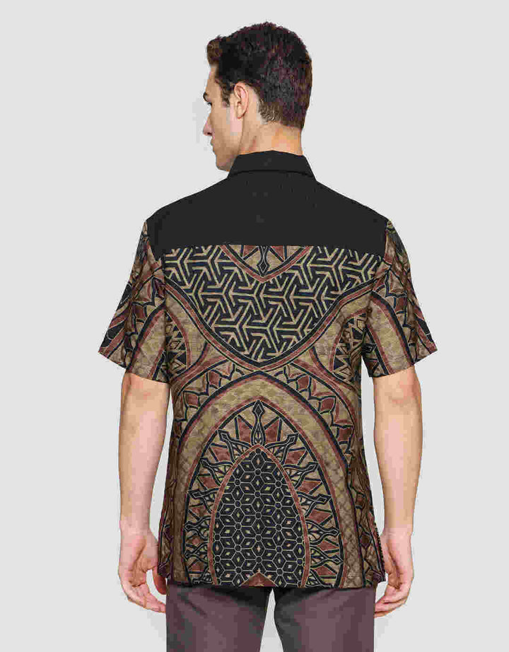 Arjuna Weda Body Fit Macademia Contenporer Hem Pria