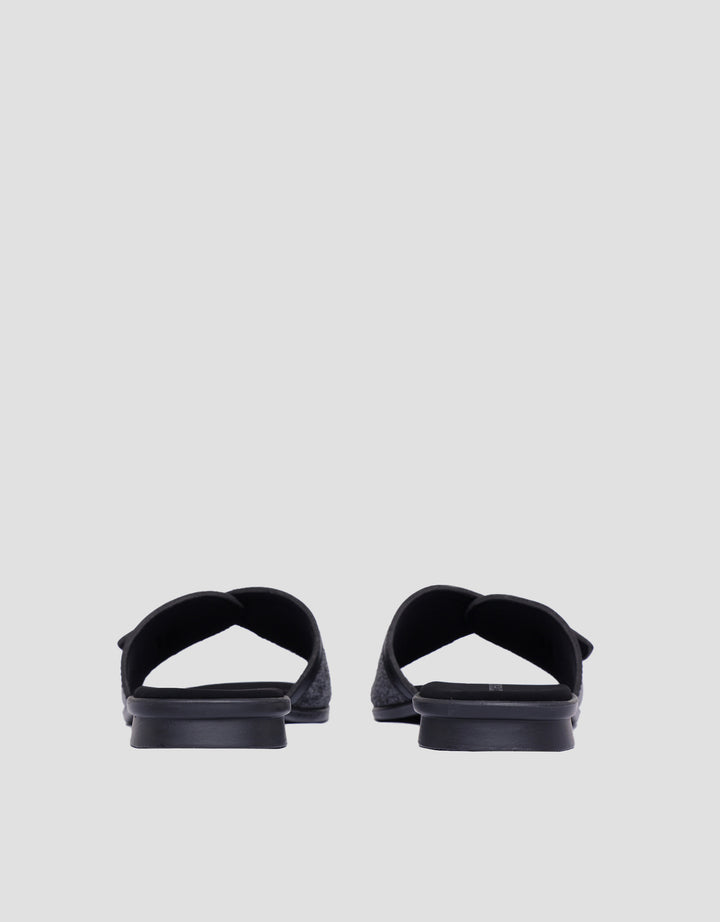 Connexion Buckle Sandal Slipper Wanita