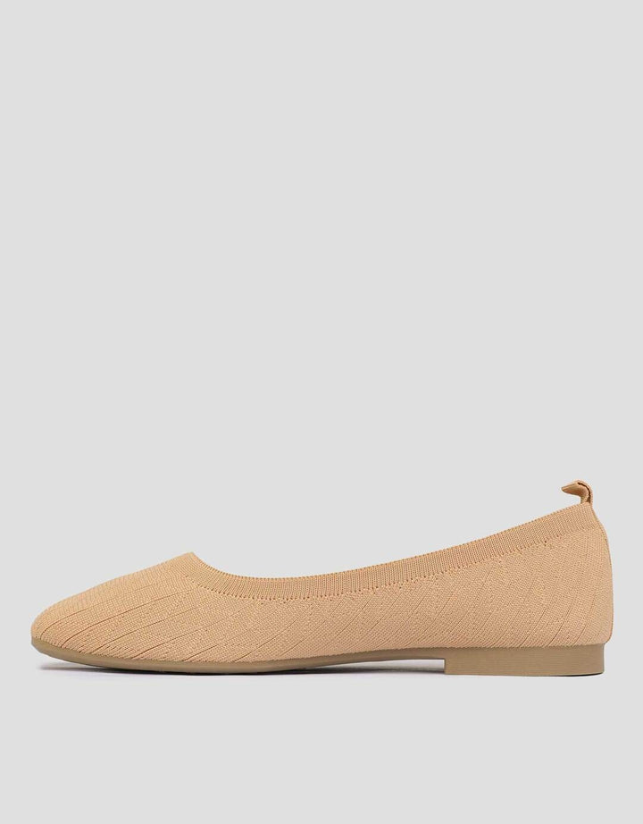 Connexion Sepatu Flat Wanita