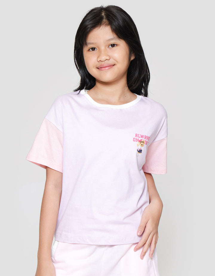 Nevada Boxy Varcity Print Bear Kaos Anak Perempuan