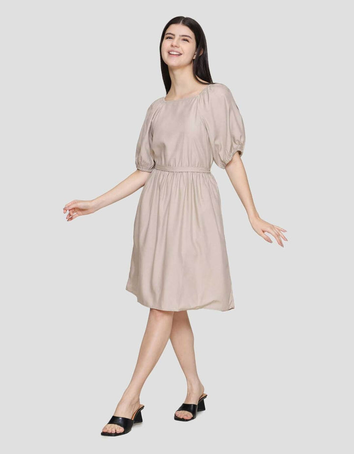 Suko Gaun Balon Kerah Kotak Lengan Pendek