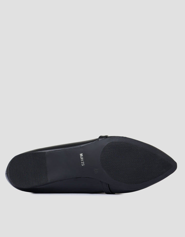 Connexion Sepatu Flat Wanita