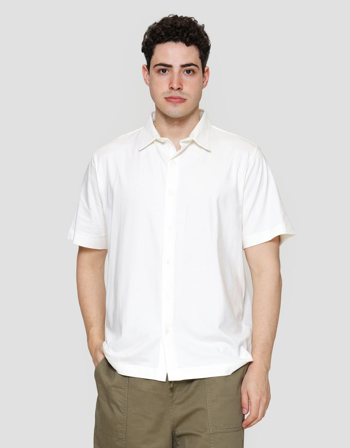 Cole Knitt Solid Ascot Kemeja Lengan Pendek Pria