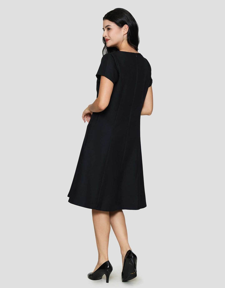 Connexion Round Neck Midi Dress Wanita
